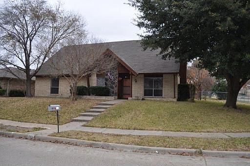1st image of 705 Maple Glen Dr