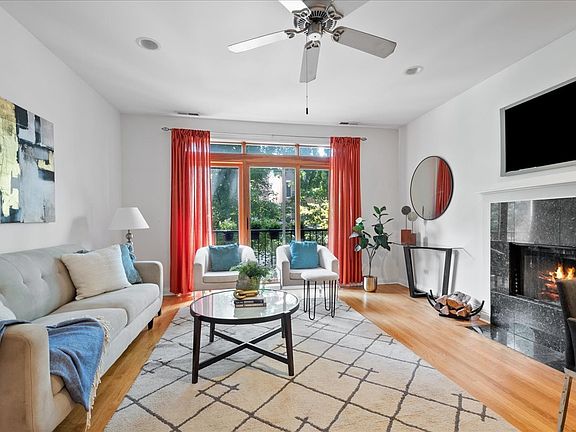 5th image of 1242 N Maplewood Ave #2S