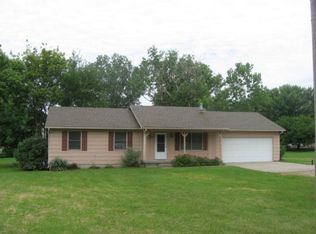 605 S Clover St, Girard, KS 66743