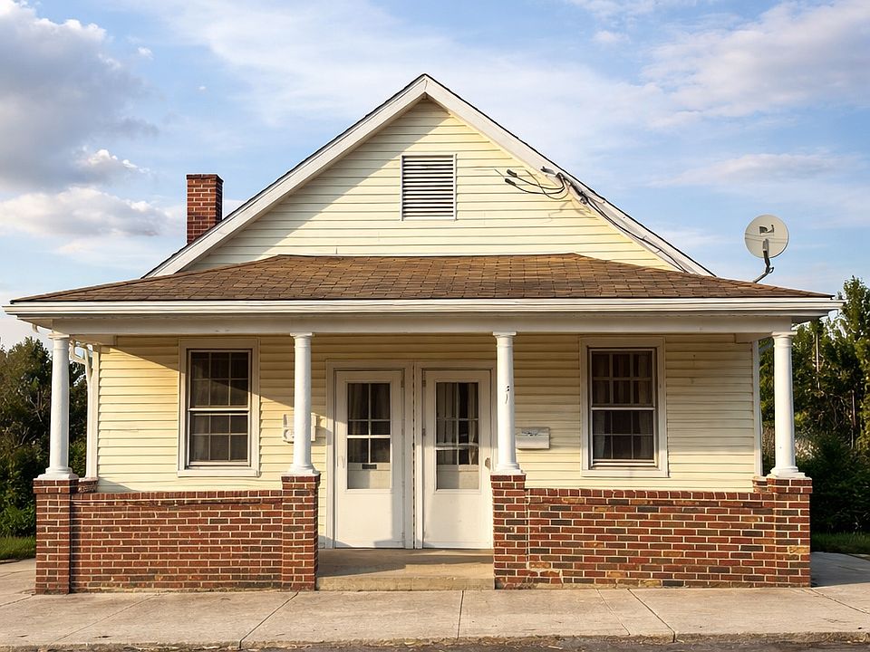 1st image of 31 E Main St #1