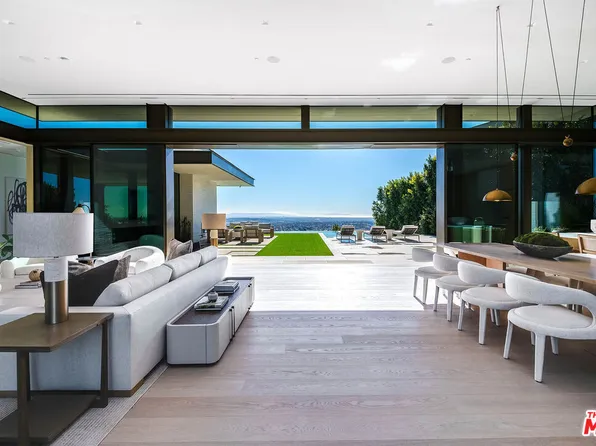 9006 Thrasher Ave, Los Angeles, CA 90069