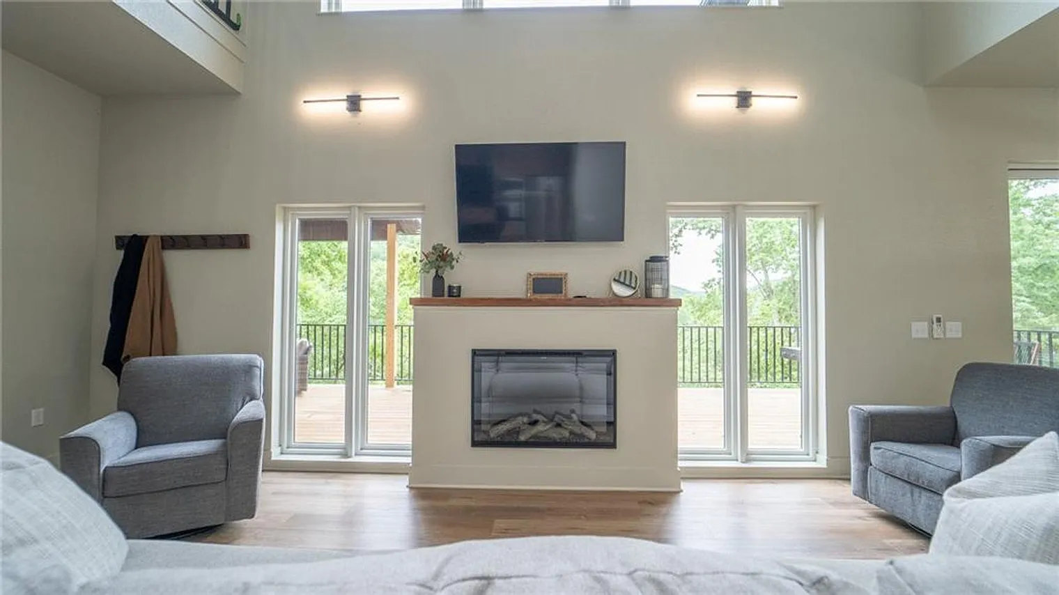 8 bed, 8.0 bath, $24,408 — Photo 1