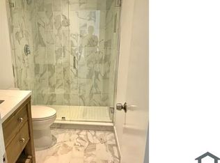 1640 W Golfview Dr, Hollywood, FL 33026