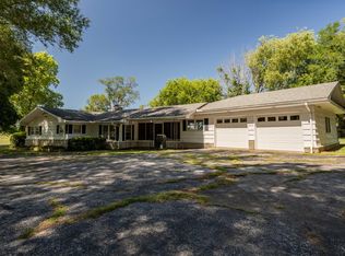 1427 E Valley Water Mill Rd, Springfield, MO 65803