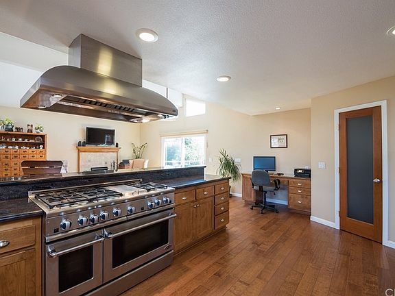 4th image of 160 S Las Flores Dr