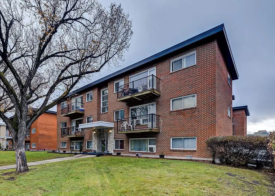 1st image of 30 Spence St #504142