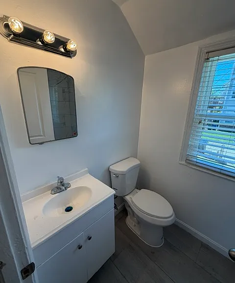 639 Emerson St NE — Photo 24