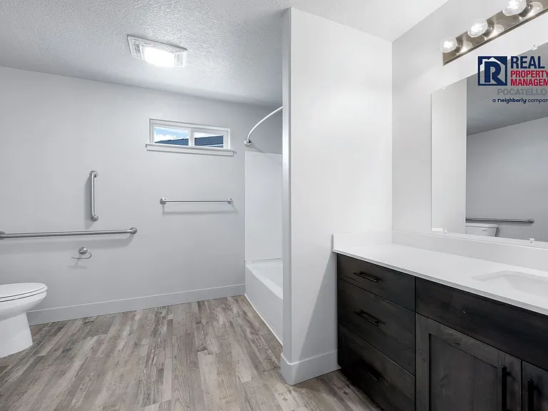 1837 W Quinn Rd — Photo 14