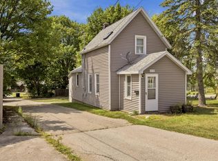 419 N 7th Pl, Sturgeon Bay, WI 54235