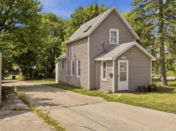 419 N 7th Pl, Sturgeon Bay, WI 54235