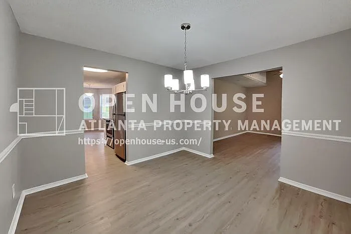 4015 Sharon Woods Dr — Photo 7