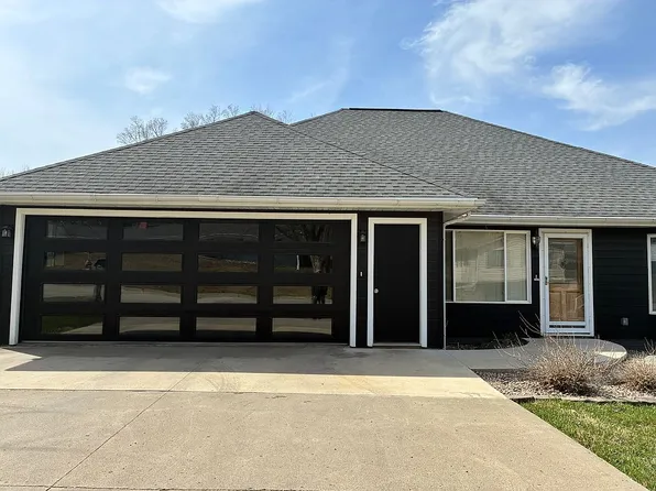 906 Rebecca St, Sioux Rapids, IA 50585