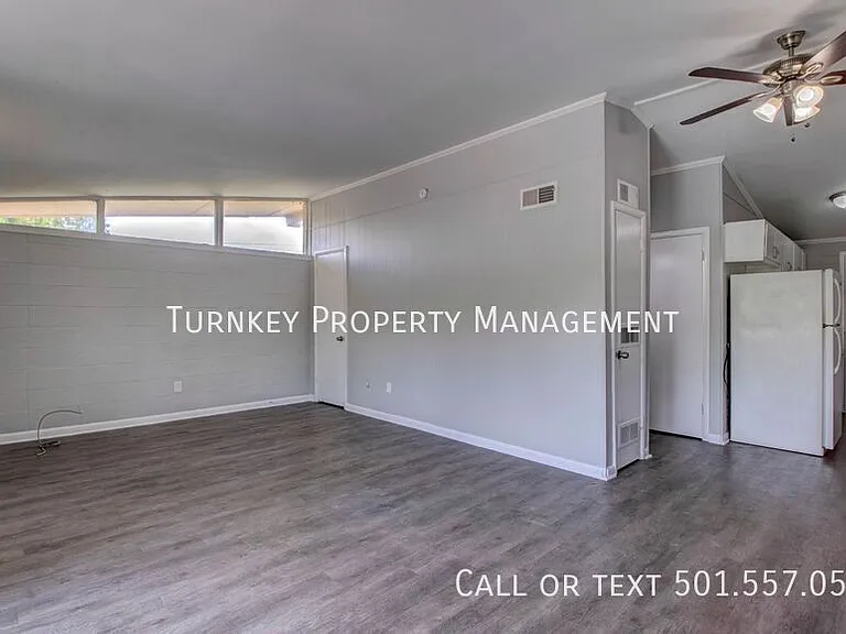 4700 Lynn Ln #D — Photo 5