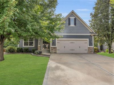 552 Avondale Ln, Raymore, MO, 64083
