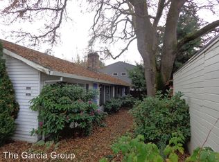 922-924 SE Sherrett St, Portland, OR 97202