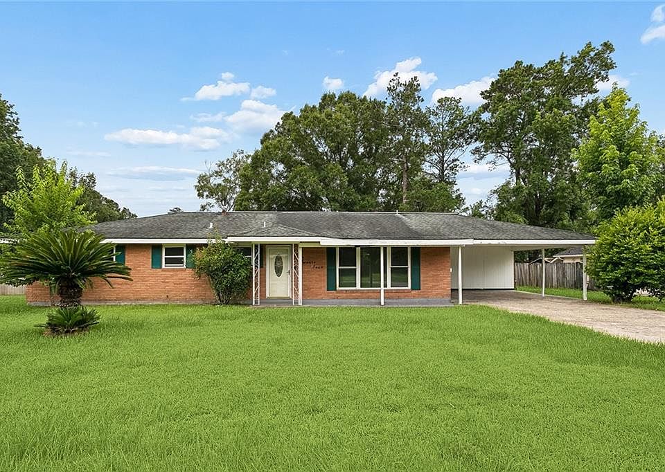 1st image of 1024 S Dogwood Dr