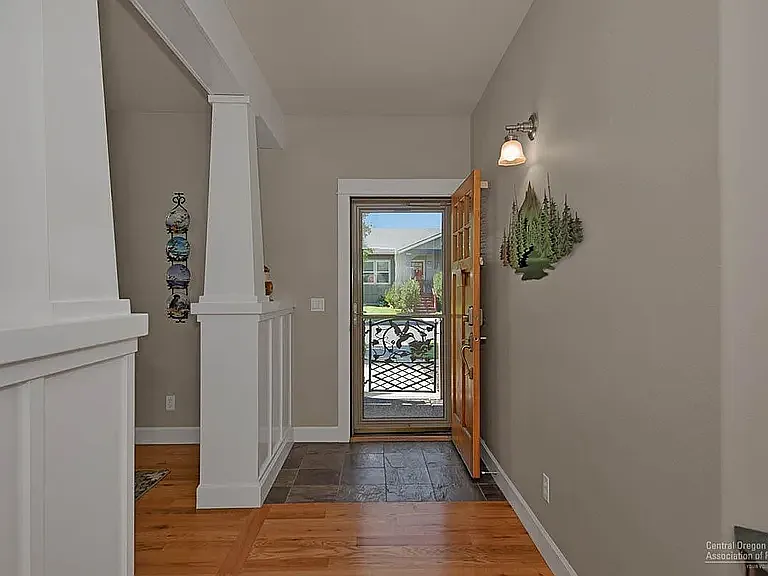 3 bed, 1728 sqft, $2,900 — Photo 1