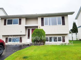 10 Hallman St, Kitimat, BC V8C 2R1