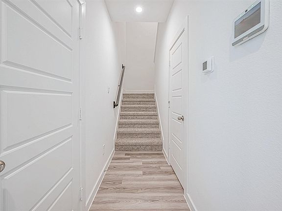 5th image of 3204 Crown Gate Dr