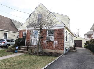 1616 Lowell Ave, New Hyde Park, NY 11040