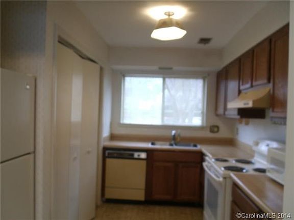4th image of 807 Sardis Cove Dr #807