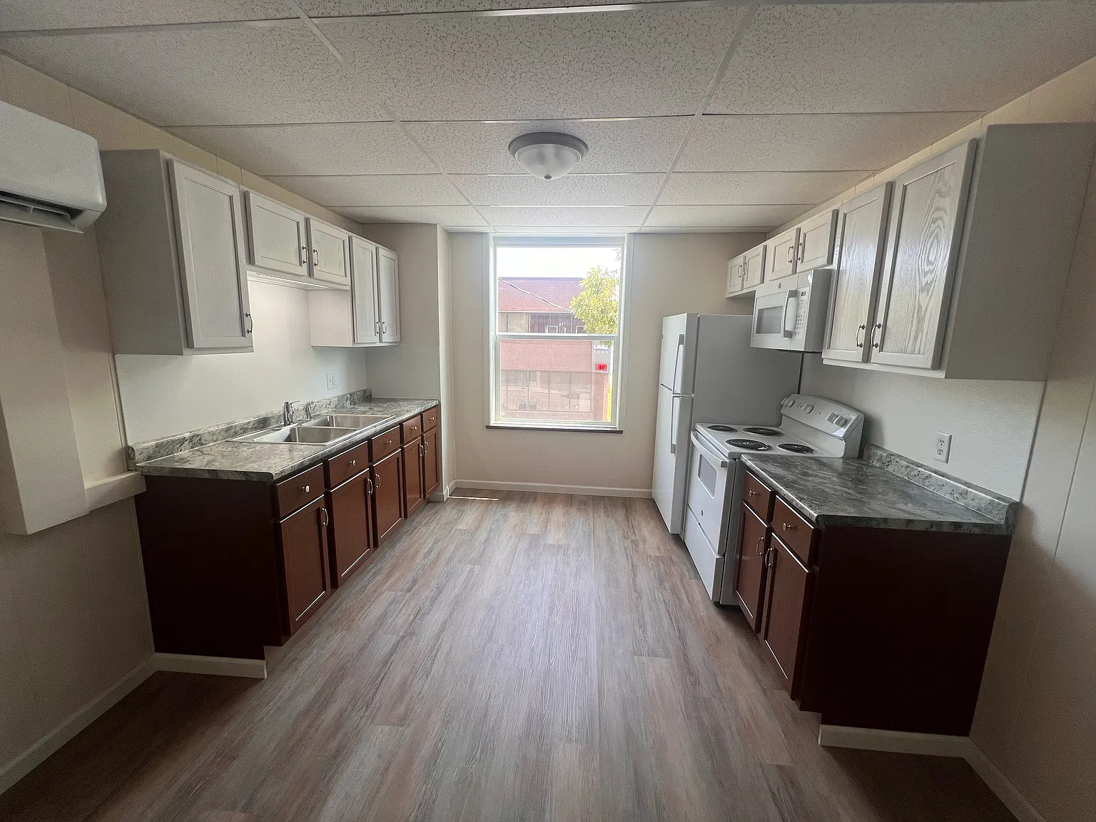 2 bed, 1.0 bath, $750 — Photo 2