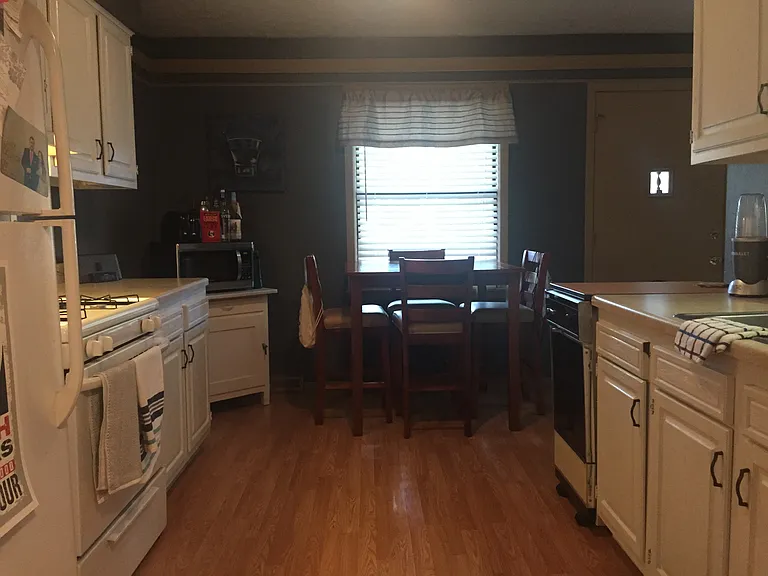 611 W Church St — Photo 3