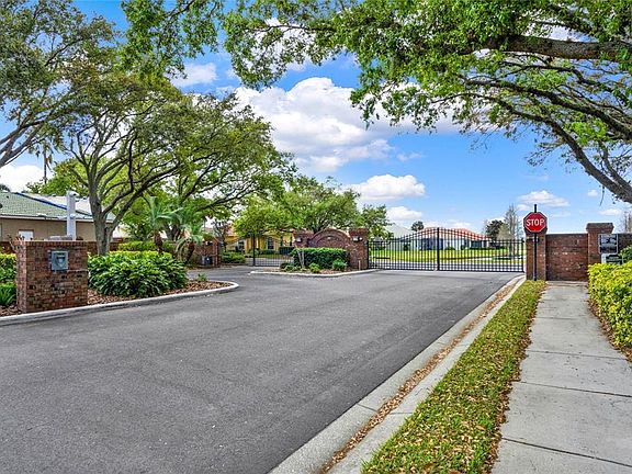 2nd image of 108 LAKE REGION BOULEVARD N