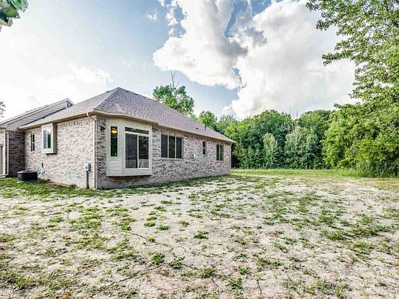 5th image of 50248 Oakbrooke Dr