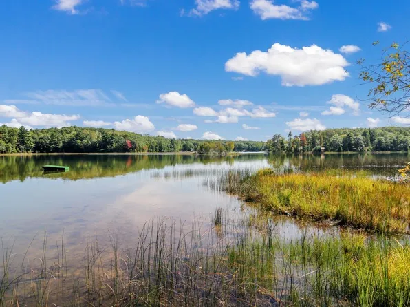 5623 Trager Rd, Traverse City, MI 49696