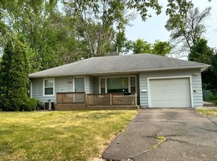 2004 6th Ave NE, Austin, MN 55912