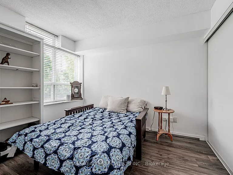 140 Bathurst St #208 — Photo 21