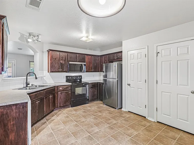 1309 Marlee Cir — Photo 12
