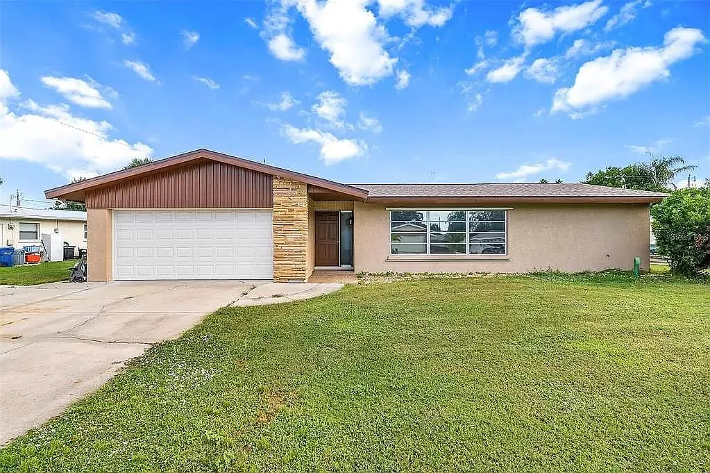 2528 Waneta Dr — Photo 2