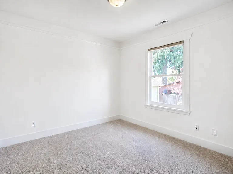 1427 N 47th St — Photo 5