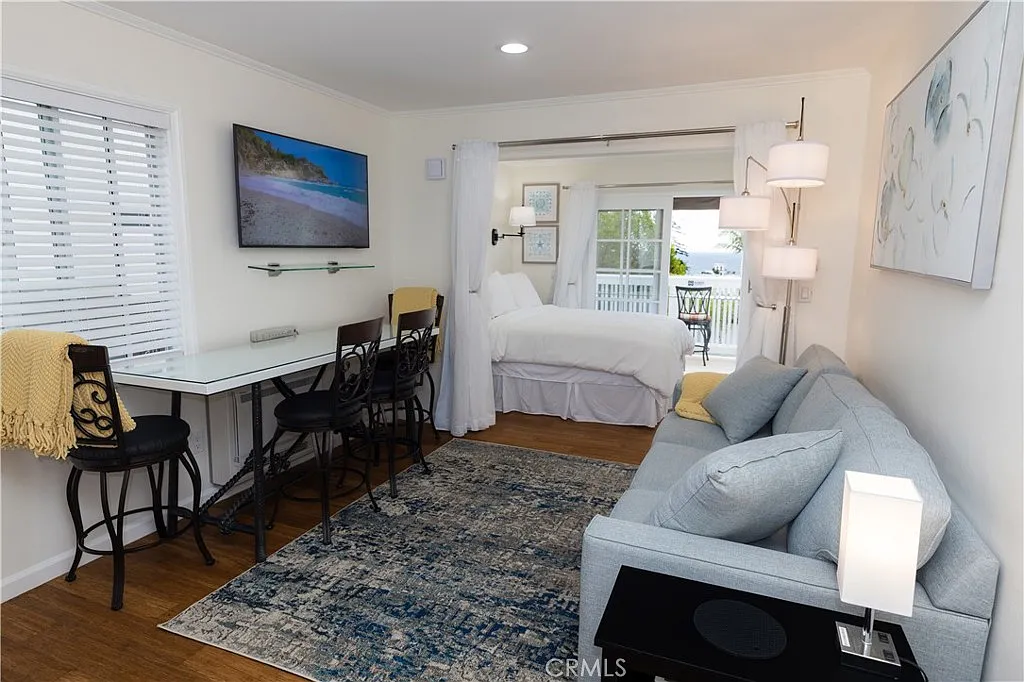 1 bed, 400 sqft, $3,995 — Photo 2
