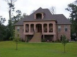324 Black River Dr, Madisonville, LA 70447