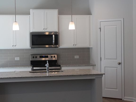 5th image of 204 Summerwood Ln
