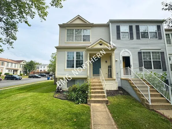 301 Bridle Crest Sq NE, Leesburg, VA 20176