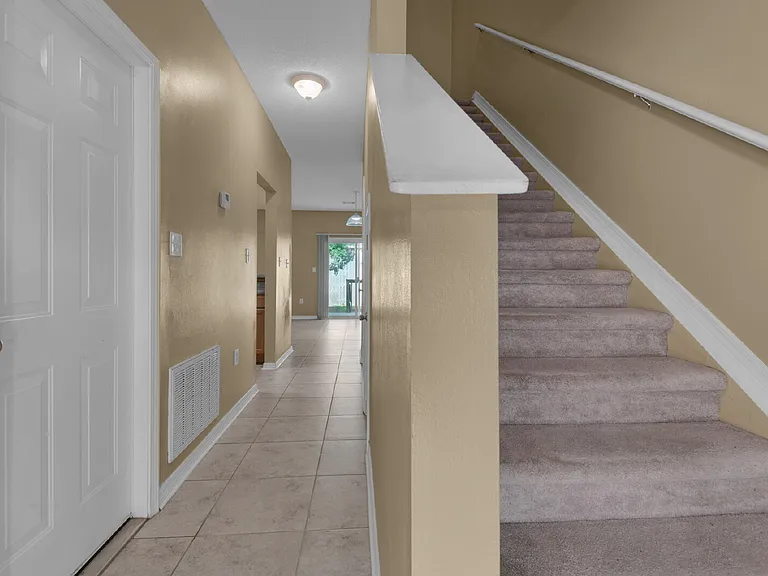 2125 Tom St — Photo 4