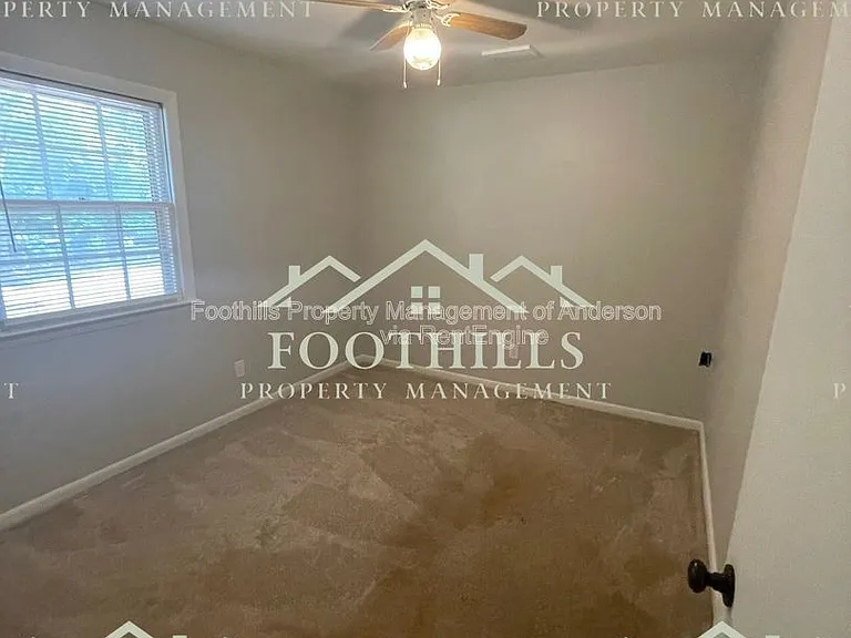 2505 Rolling Green Rd — Photo 6