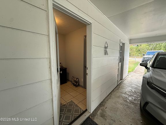 4th image of 112 Berry St