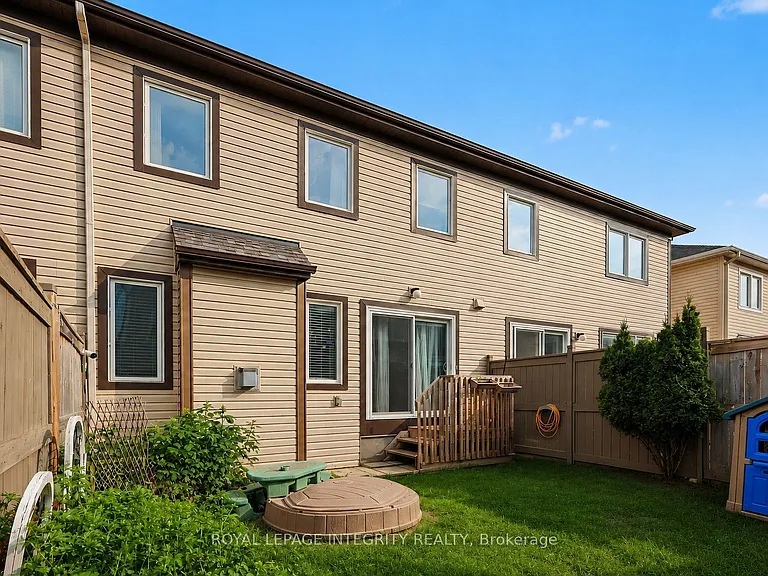 555 Foxlight Cir — Photo 22
