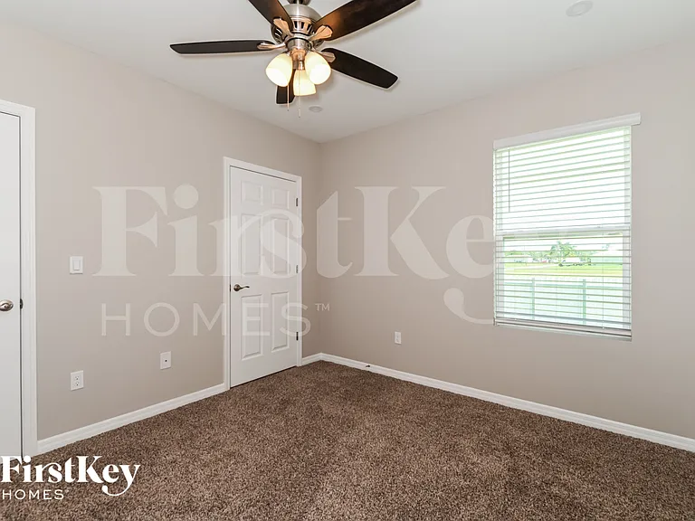2825 NE 2nd Ave — Photo 10