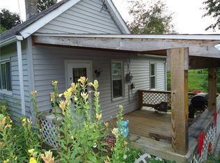 19 Tiro Ln, Adena, OH 43901