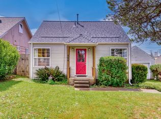 526 NE 3rd St, Newport, OR 97365