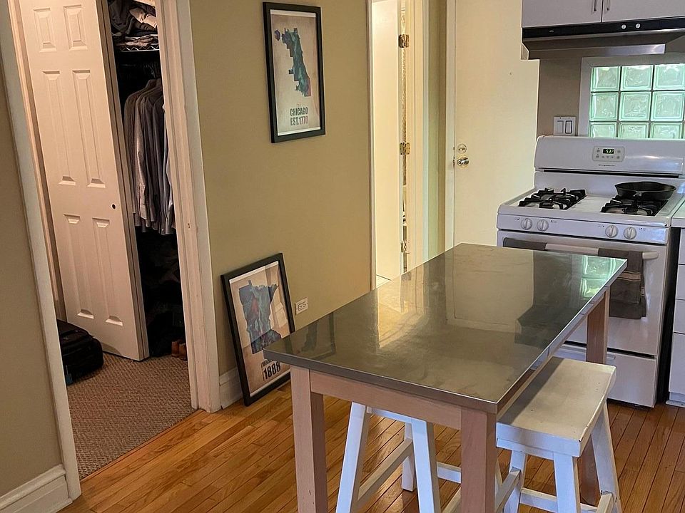 2nd image of 1941 N Kenmore Ave APT 2F