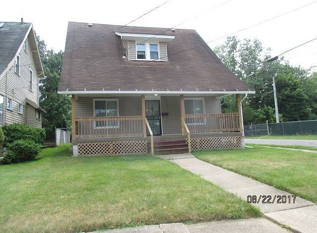 1st image of 203 Marmion Ave