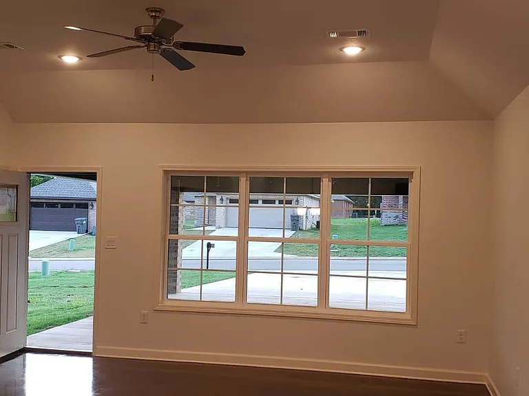 336 Wolf Den Dr — Photo 3