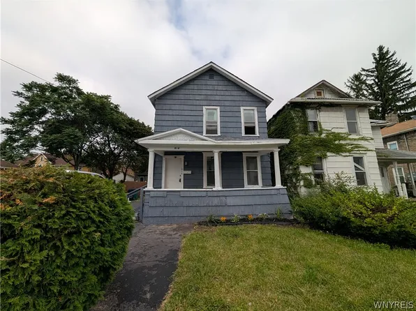 616 7th St, Niagara Falls, NY 14301